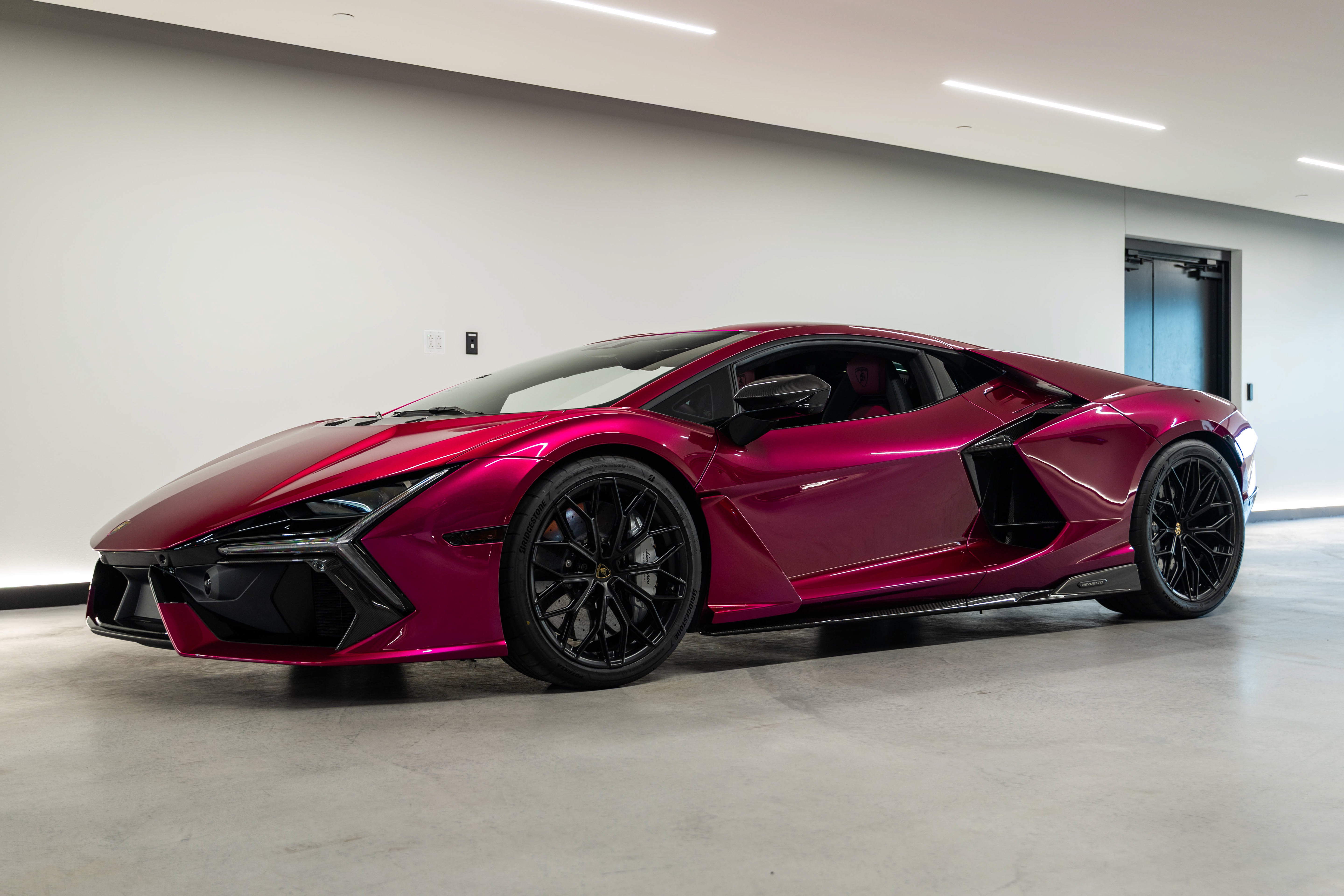 Used 2026 Lamborghini Revuelto AWD/4WD image 29