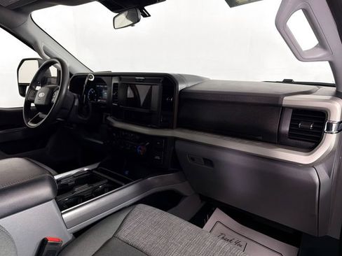 Used 2025 Ford F450 XLT w/ 360-Degree Camera Package image 28