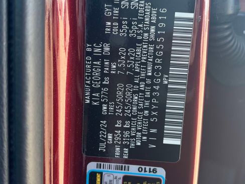 Used 2024 Kia Telluride EX w/ EX Captain's Chair Package FWD image 10