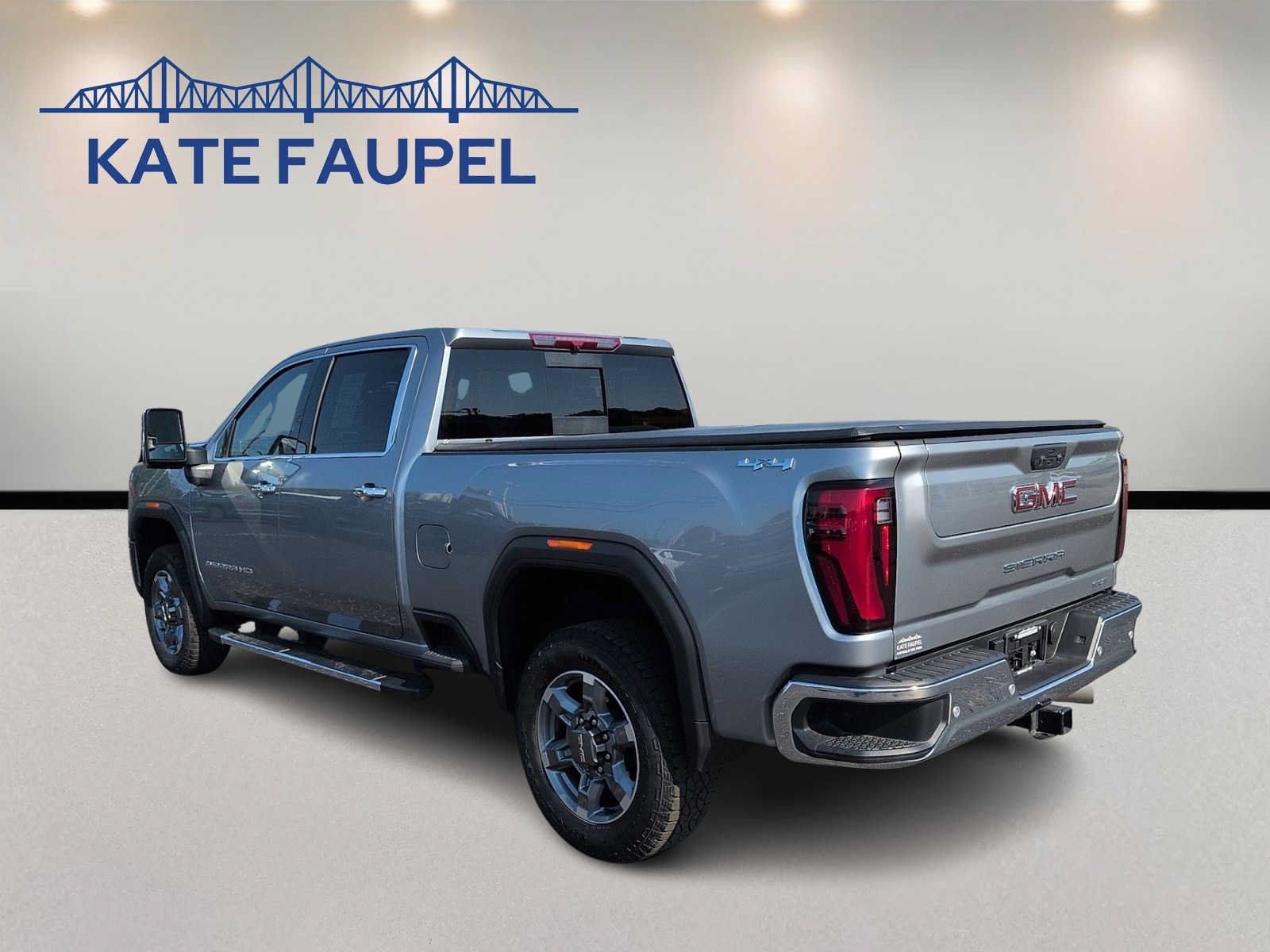 Used 2025 GMC Sierra 2500 SLT w/ SLT Premium Package AWD/4WD image 5