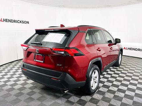 Used 2019 Toyota RAV4 XLE image 3