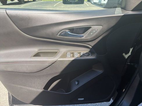 Used 2024 Chevrolet Equinox RS w/ RS Leather Package AWD/4WD image 31