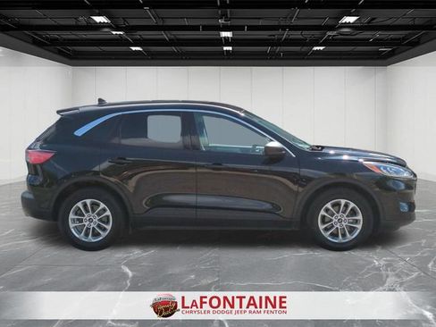 Used 2022 Ford Escape SE w/ Cold Weather Package FWD image 6