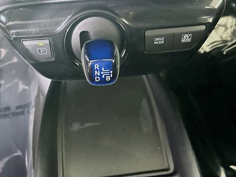 Used 2022 Toyota Prius L Eco image 21
