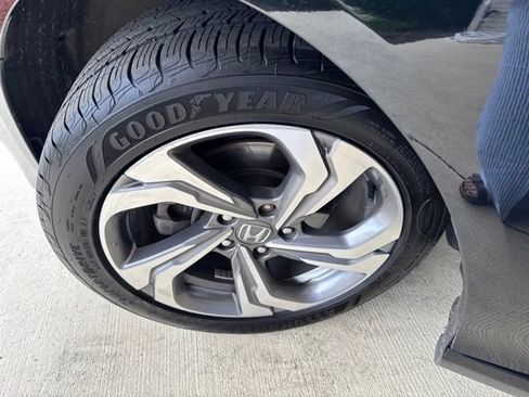 Used 2019 Honda Accord EX image 34