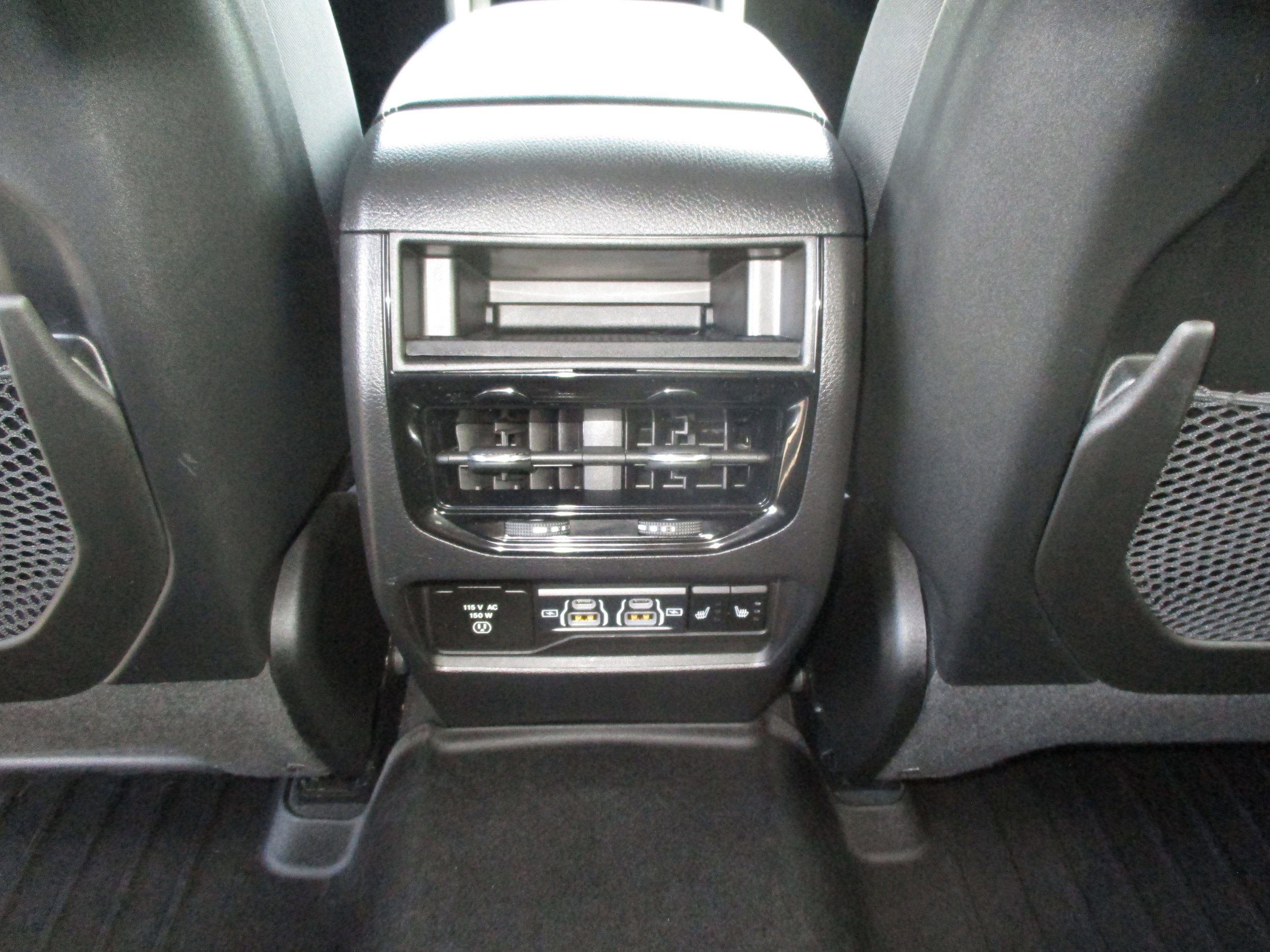 Used 2023 Jeep Grand Cherokee Limited AWD/4WD image 40