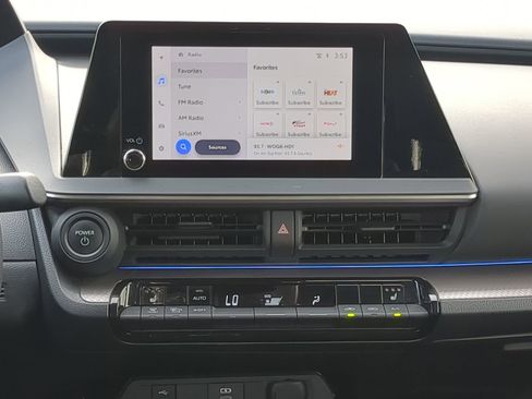 Used 2023 Toyota Prius XLE image 15