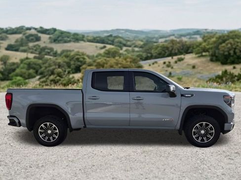 Used 2024 GMC Sierra 1500 AT4 w/ Technology Package AWD/4WD image 12