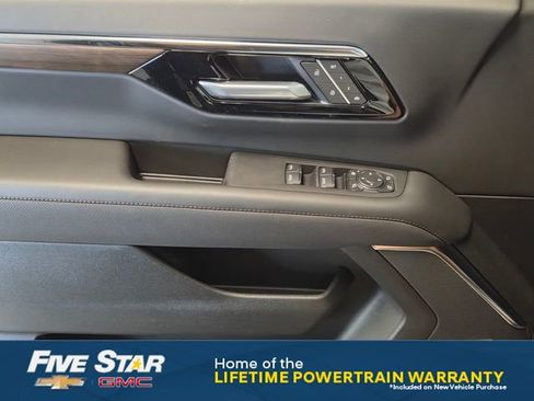 New 2026 Chevrolet Suburban High Country AWD/4WD image 24