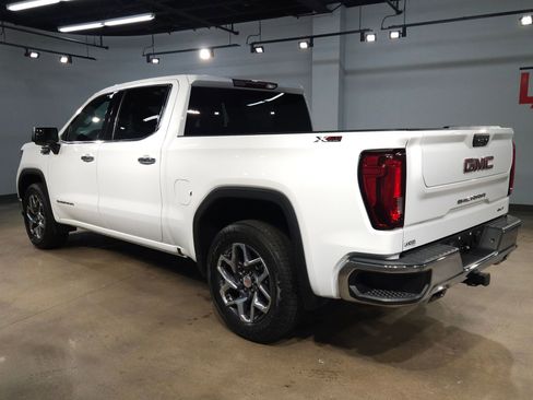 Used 2023 GMC Sierra 1500 SLT AWD/4WD image 5