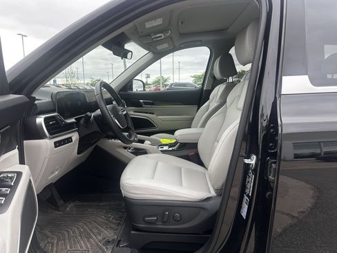 Used 2025 Kia Telluride S AWD/4WD image 7