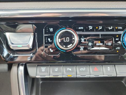 New 2026 GMC Sierra 3500 Denali w/ Denali Reserve Package AWD/4WD image 18