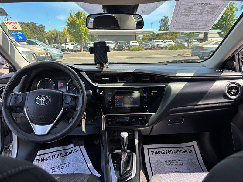 Used 2017 Toyota Corolla LE FWD image 10