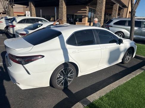 Used 2024 Toyota Camry SE image 21