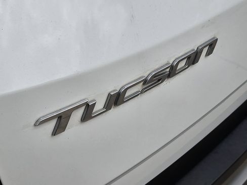 Used 2022 Hyundai Tucson Limited FWD image 16