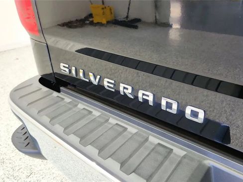 Used 2017 Chevrolet Silverado 1500 LT w/ All Star Edition RWD image 17