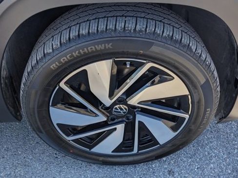 Used 2024 Volkswagen Atlas SE image 15