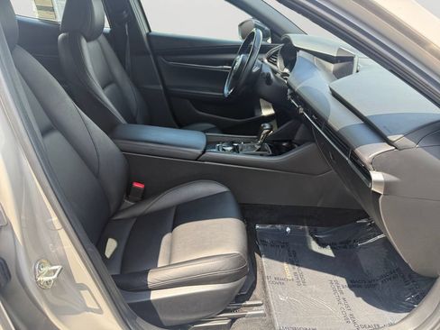 Used 2024 MAZDA MAZDA3 s FWD image 11