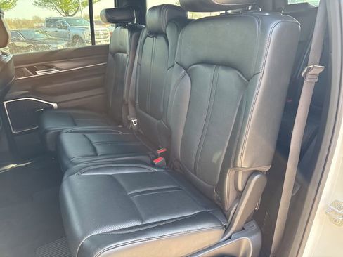 Used 2023 Jeep Wagoneer Series III w/ Preferred Equipment Group image 42