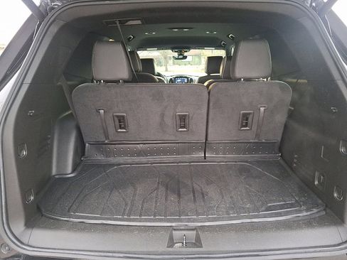 Used 2023 Chevrolet Traverse Premier image 28