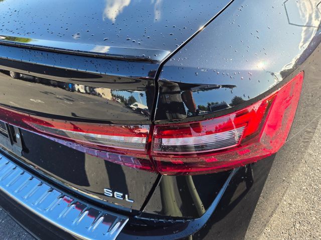 Used 2025 Volkswagen Jetta SEL FWD image 15