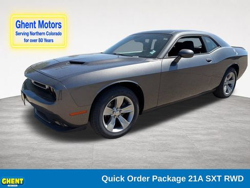 Used 2019 Dodge Challenger SXT RWD image 1