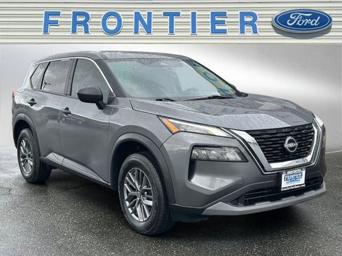 Used 2023 Nissan Rogue S image 8