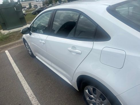Used 2021 Toyota Corolla LE FWD image 39