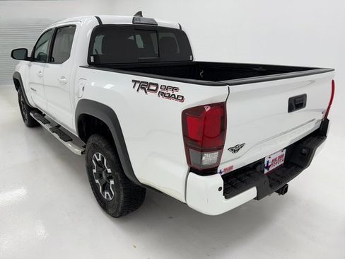 Used 2019 Toyota Tacoma TRD Off-Road image 38