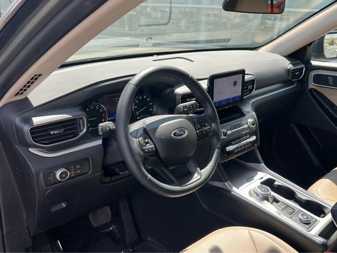 Used 2020 Ford Explorer XLT w/ Equipment Group 202A AWD/4WD image 30
