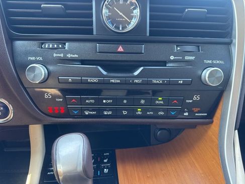 Used 2019 Lexus RX 450h AWD w/ Navigation Package image 19