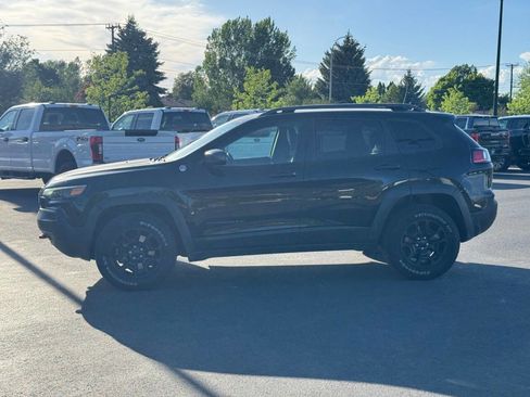 Used 2019 Jeep Cherokee Trailhawk AWD/4WD image 4