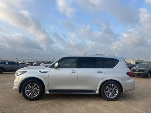 Used 2019 INFINITI QX80 Luxe w/ All-Season Package RWD image 12