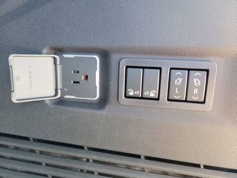 New 2026 Chevrolet Suburban High Country AWD/4WD image 10