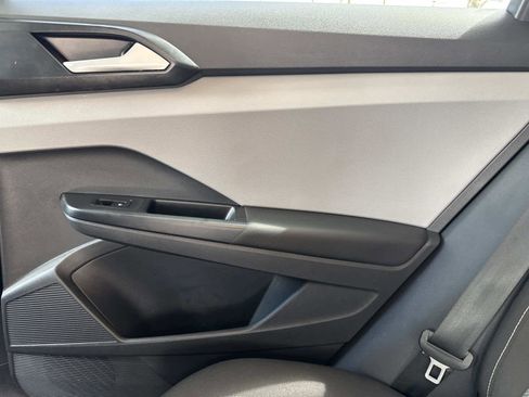 Used 2023 Volkswagen Taos S image 13