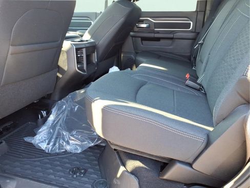 New 2026 RAM 2500 Big Horn AWD/4WD image 13