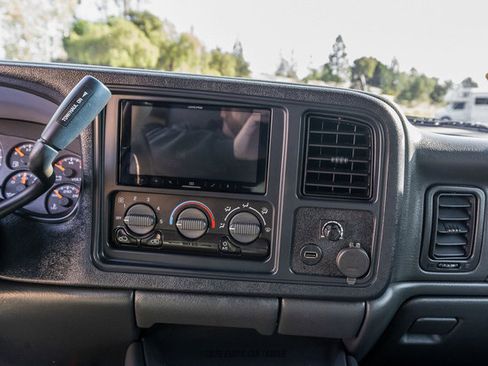 Used 2002 GMC Sierra 2500 4x4 Crew Cab HD w/ SLT Marketing Option Pkg image 25