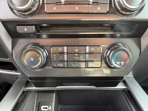 Used 2017 Ford F150 XLT w/ Equipment Group 302A Luxury AWD/4WD image 30
