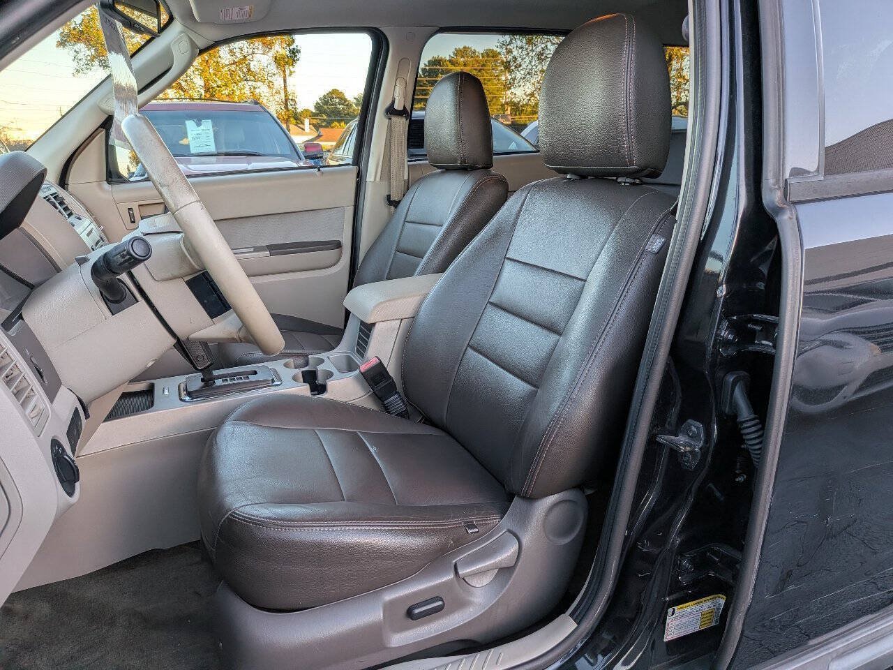 Used 2011 Ford Escape XLT w/ 202A Rapid Spec Order Code FWD image 27