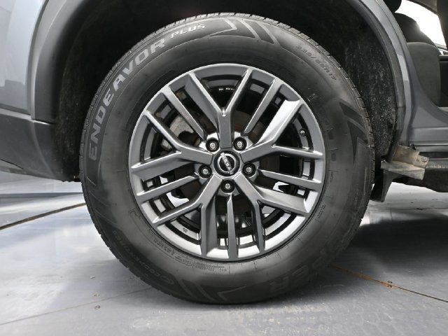 Used 2023 Nissan Rogue S AWD/4WD image 10