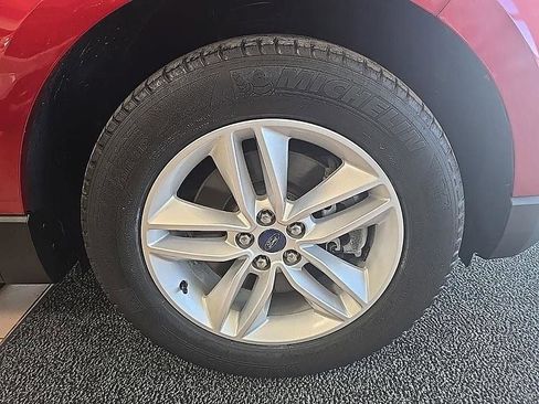 Used 2017 Ford Edge SEL w/ Equipment Group 201A AWD/4WD image 38