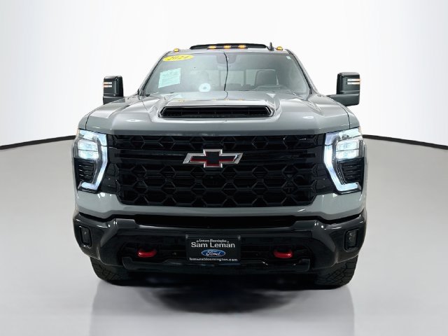 Used 2024 Chevrolet Silverado 2500 ZR2 w/ Technology Package AWD/4WD image 2