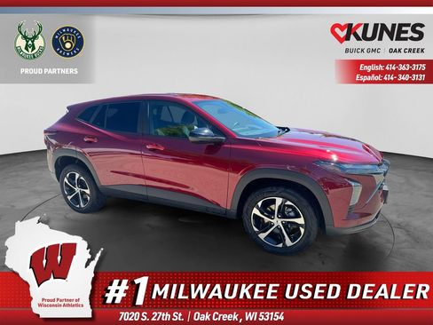 Used 2025 Chevrolet Trax RS w/ Driver Confidence Package FWD image 1