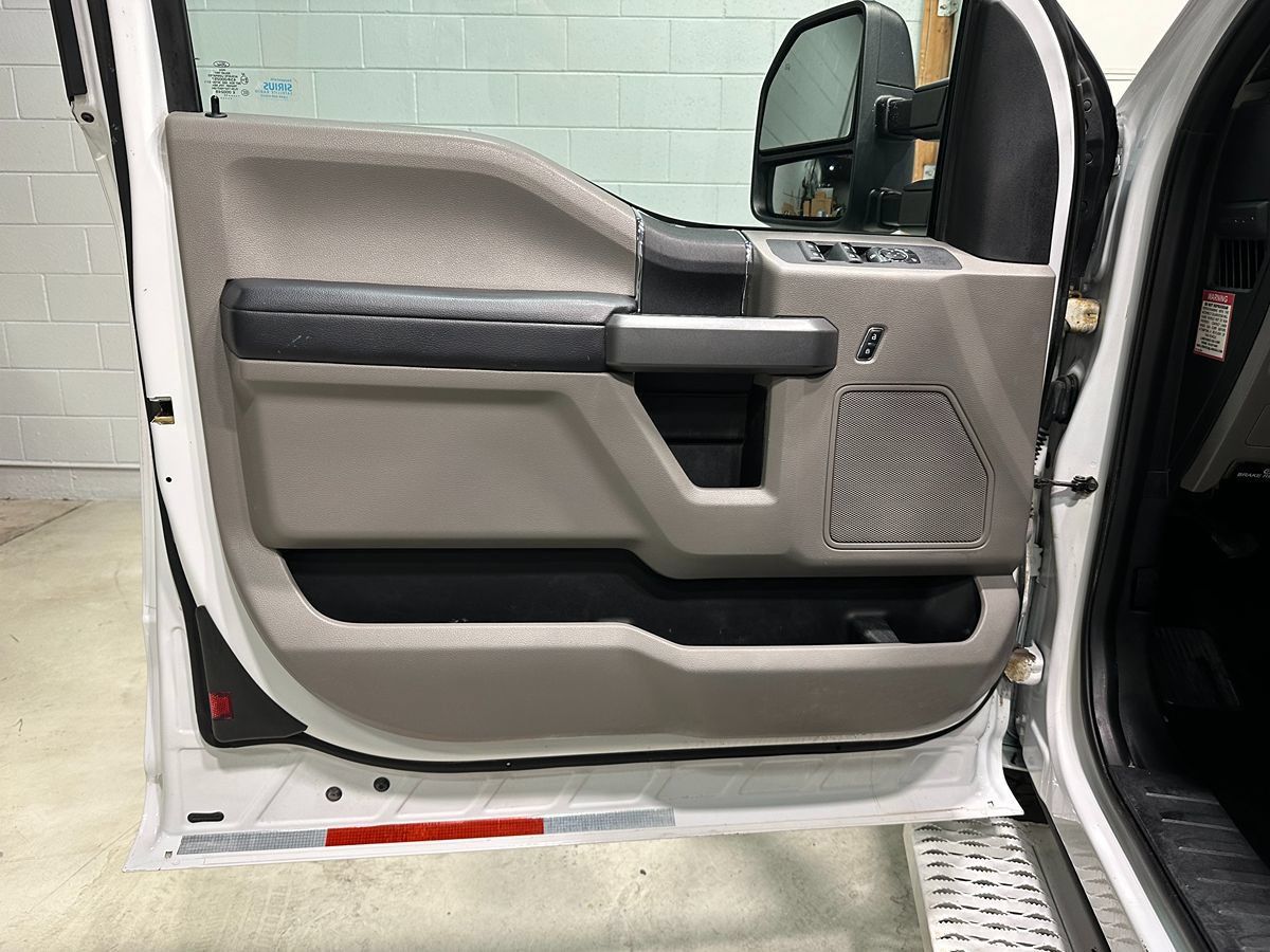 Used 2017 Ford F350 XLT RWD image 23