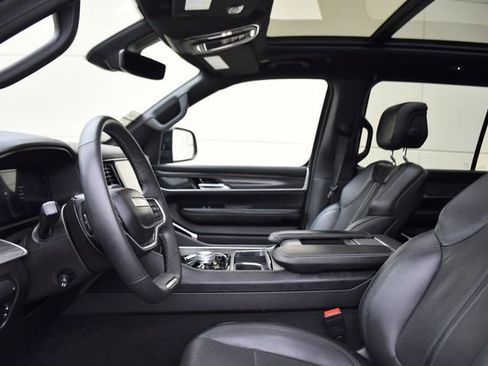 Used 2023 Jeep Wagoneer Series III w/ Premium Group I image 22