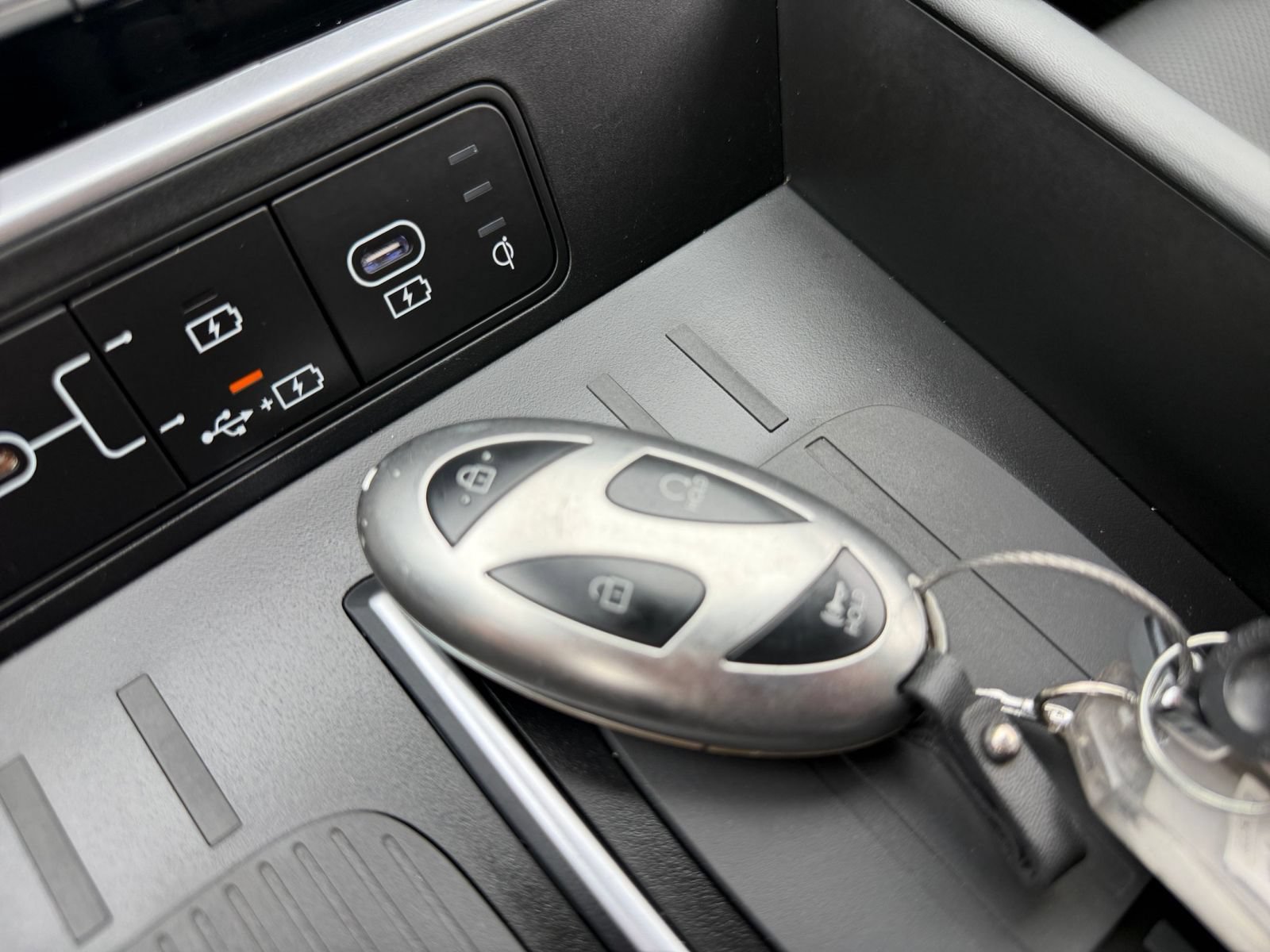 Used 2026 Hyundai Santa Fe SEL FWD image 20