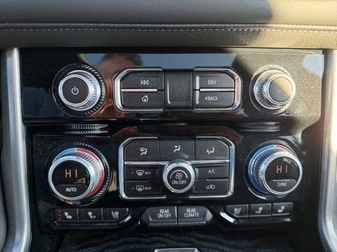 Used 2023 GMC Yukon Denali image 21