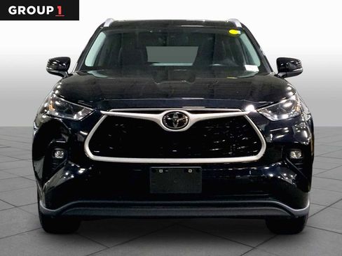 Certified 2024 Toyota Highlander XLE AWD/4WD image 4