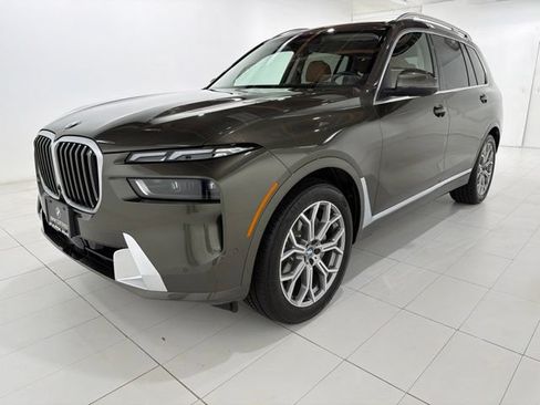 Used 2024 BMW X7 xDrive40i w/ Parking Assistance Package AWD/4WD image 37