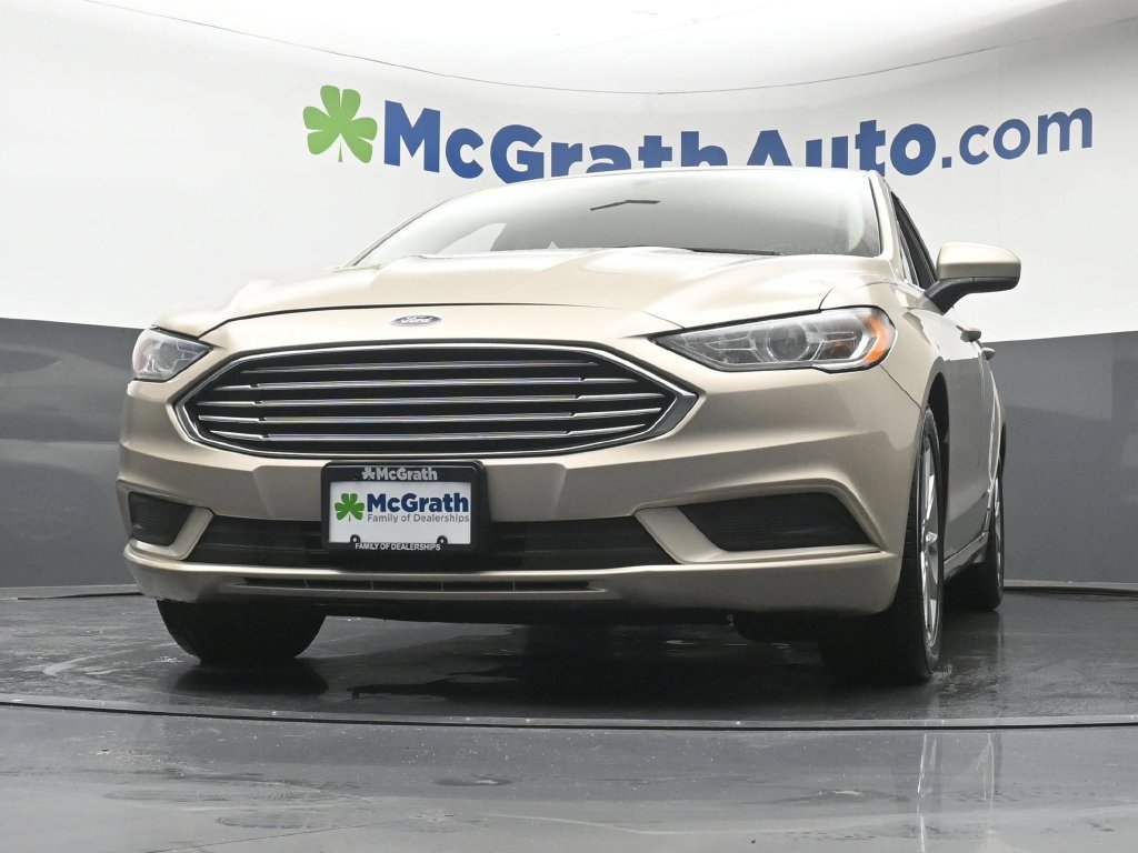 Used 2017 Ford Fusion SE w/ Fusion SE Technology Package FWD image 7